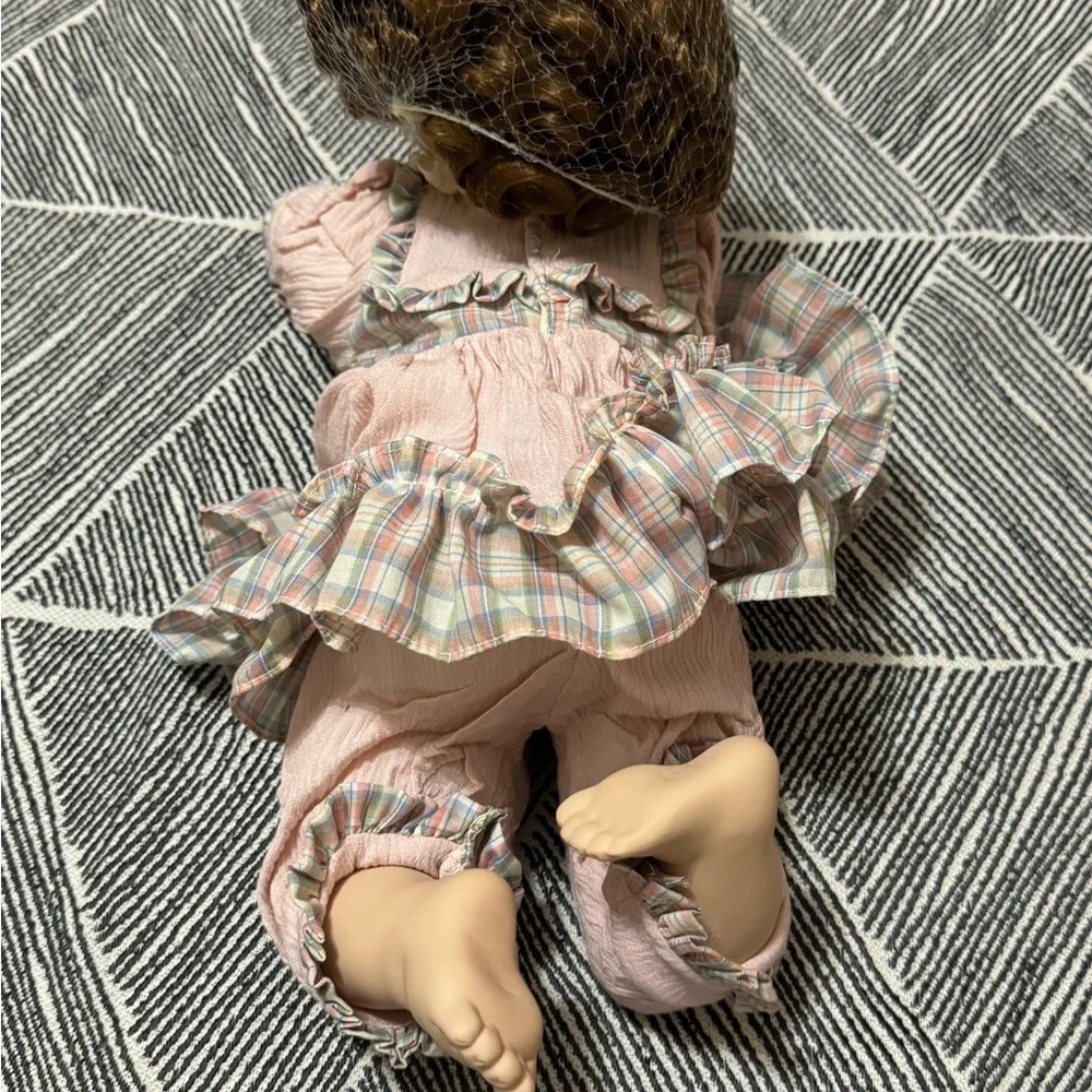 Porcelaine Girl Doll - Picture 5 of 5